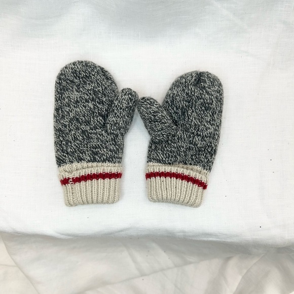 Roots Toddler Cabin Mittens - Picture 7 of 10